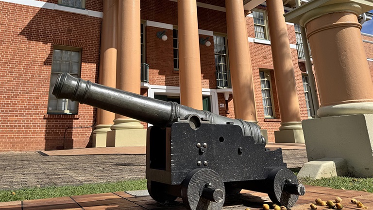 Maryborough's historic time cannon
